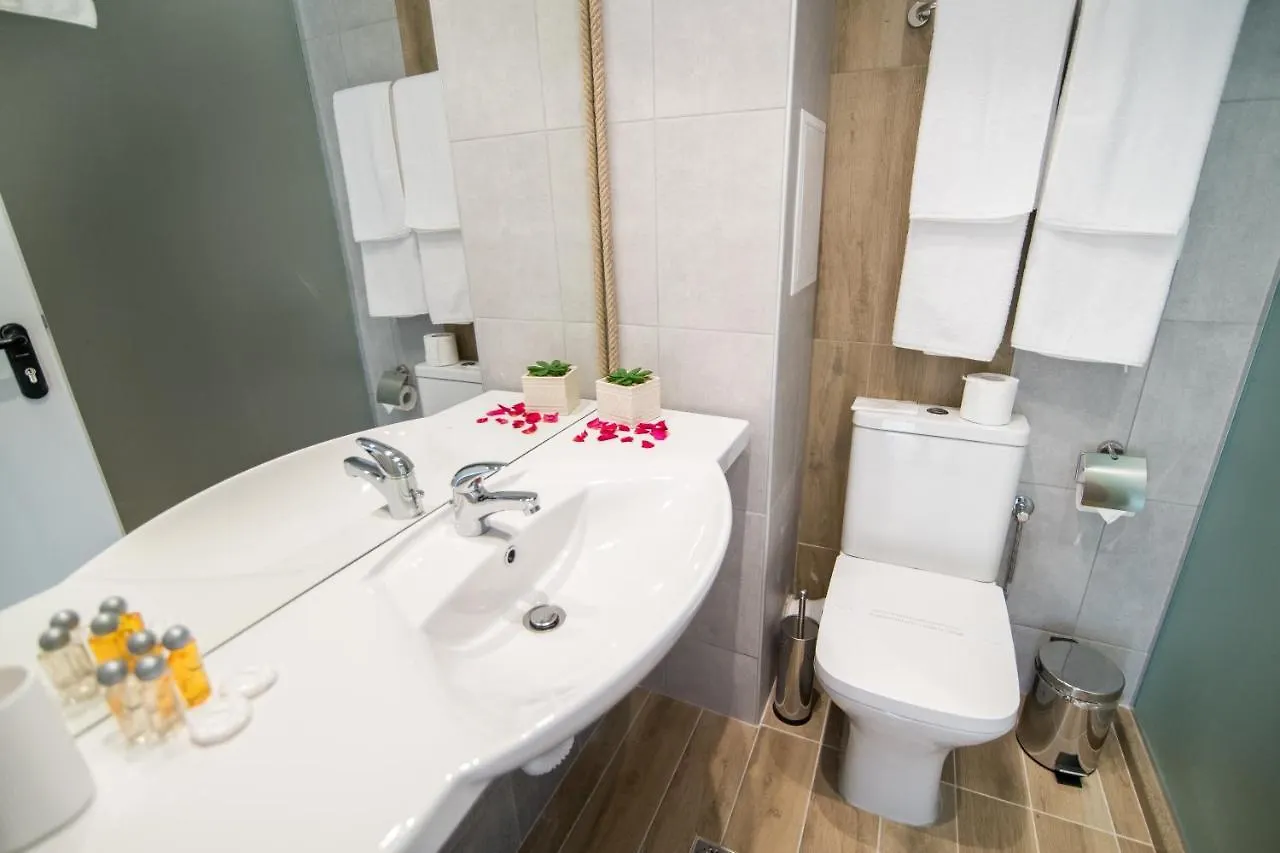 Cinema Hotel Primorsko 4*,