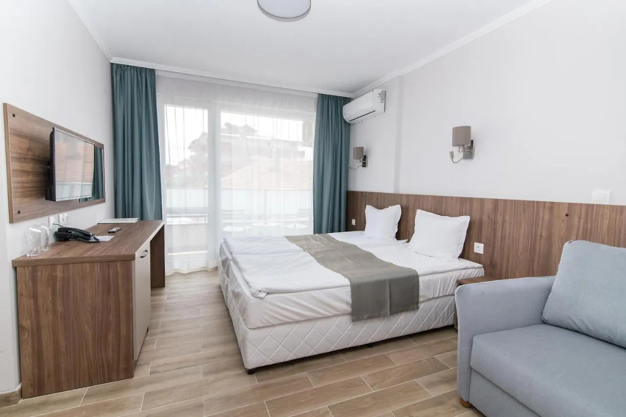 Cinema Hotel Primorsko 4*,